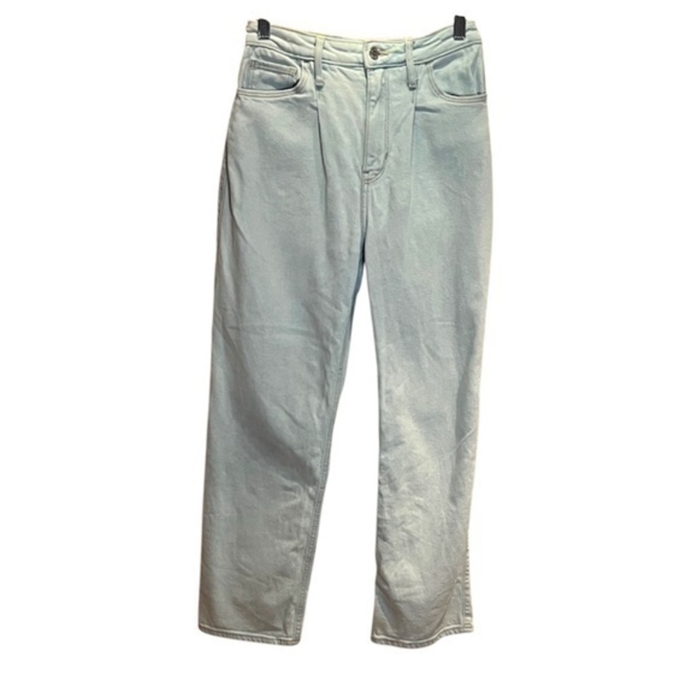 Hollister Women’s Ultra High Rise Dad Jean relaxed fit Size 25 Light Wash
